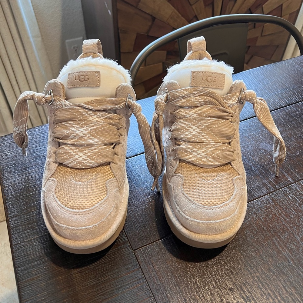 UGG Women’s ' Cream Sneakers with Fur Trim . Like new!